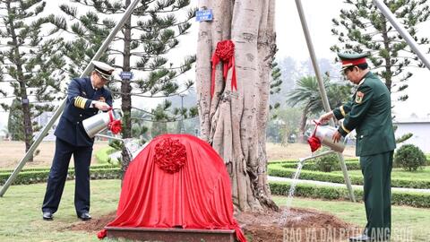 Đoàn đại biểu Trung Quốc sang dự Chương trình giao lưu hữu nghị Quốc phòng biên giới Việt Nam - Trung Quốc lần thứ 9 tại tỉnh Lạng Sơn
