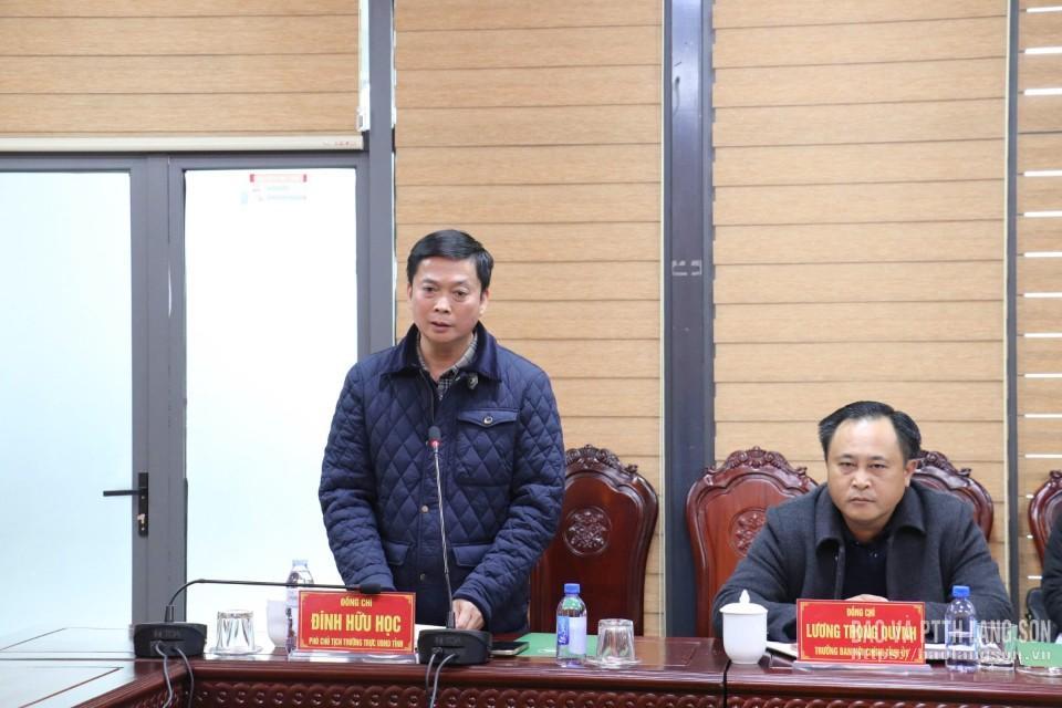 Đồng chí Đinh Hữu Học, Ủy viên Ban Thường vụ Tỉnh ủy, Phó Chủ tịch Thường trực UBND tỉnh phát biểu tại buổi làm việc