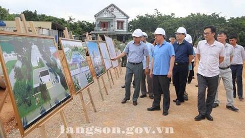 Đồng chí Đoàn Thanh Sơn, Phó Chủ tịch UBND tỉnh kiểm tra tiến độ triển khai các dự án Khu, Cụm công nghiệp tại huyện Hữu Lũng