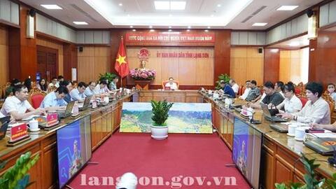 Thủ tướng Chính phủ chủ trì toạ đàm với doanh nghiệp về phát triển kinh tế tư nhân
