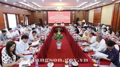 Lấy ý kiến góp ý của các đồng chí nguyên lãnh đạo vào dự thảo văn kiện trình Đại hội XIV của Đảng và dự thảo Báo cáo chính trị trình Đại hội đại biểu Đảng bộ tỉnh lần thứ XVIII