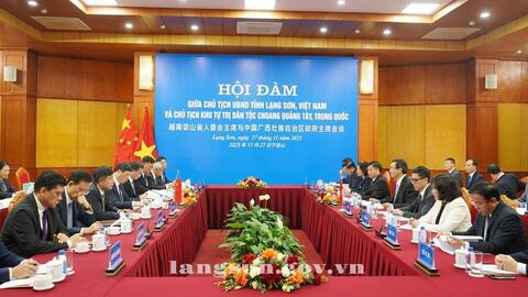 Chủ tịch UBND tỉnh Lạng Sơn hội đàm với Chủ tịch Khu tự trị dân tộc Choang Quảng Tây (Trung Quốc)