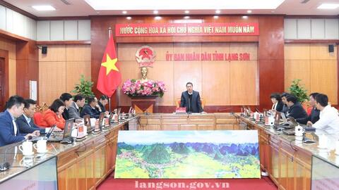 Họp chuyên đề về tình hình triển khai các ứng dụng, nền tảng số dùng chung trên địa bàn tỉnh